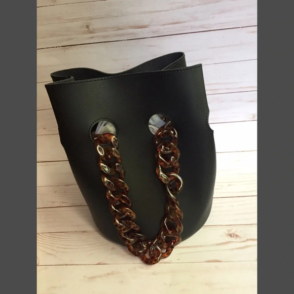 Steve Madden Faux Leather Black Bucket With Acrylic Chain + A Pouch Handbag BNWT - Picture 8 of 8